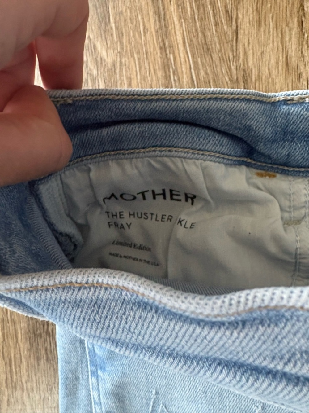 MOTHER Light Blue Frayed Ankle Crop Jeans in size 30 - Picture 10 of 16
